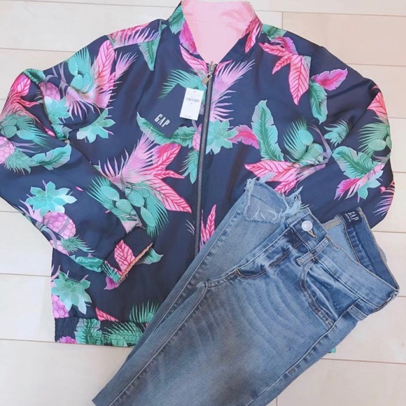 Gorgeous Gap Rainy Wear Sweater - Picture 3 of 5